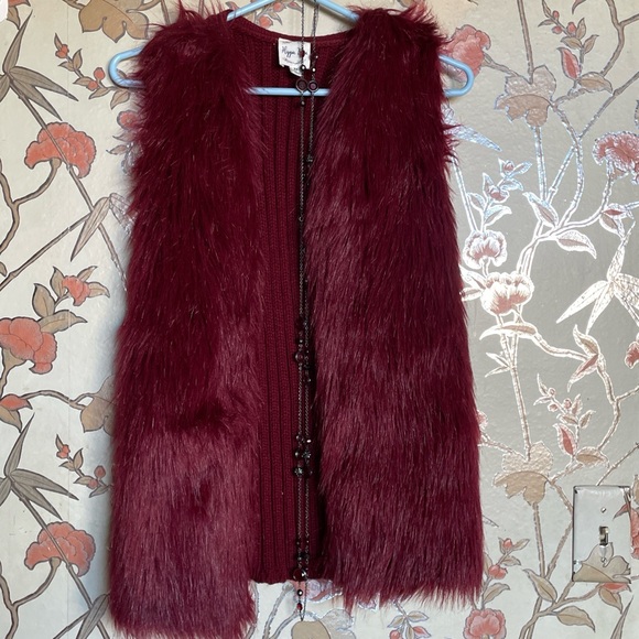 Hippie Rose Burgundy Faux Fur Vest - Picture 1 of 6
